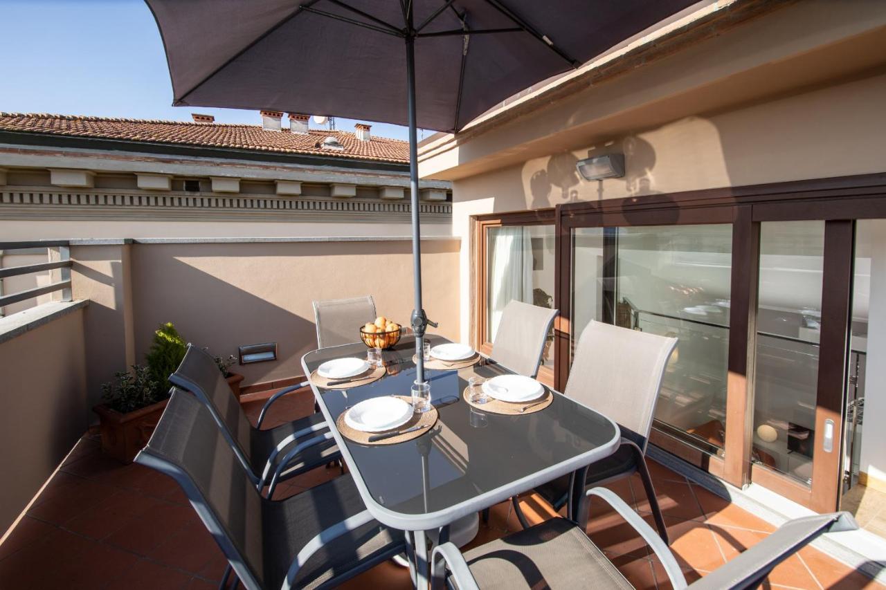 Rooftop Delight With Terrace Лука Екстериор снимка